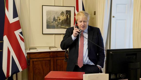 Según la prensa británica, el primer ministro británico, Boris Johnson, se distraía en el centro de salud haciendo sudokus y mirando películas, como la comedia romántica “Love Actually”. (Foto referencial: AFP/Andrew Parsons)