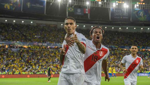 Los saludos de los jugadores peruanos por Fiestas Patrias. (Foto: AFP)