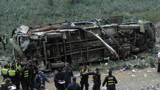 Piura: Seis muertos por vuelco de bus
