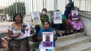 Familiares identifican en fosas objetos de indígenas desaparecidos en México