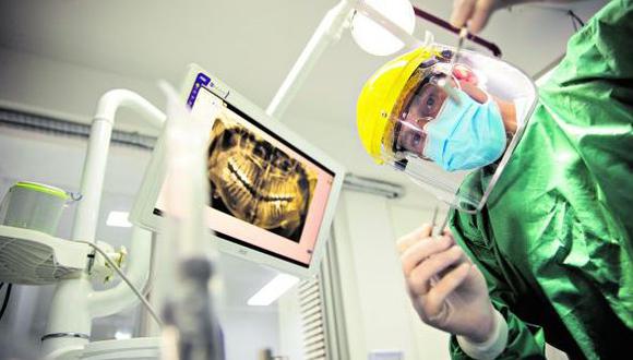 Portar los equipos de bioseguridad permitirá un tratamiento sin sobresaltos en el consultorio dental.