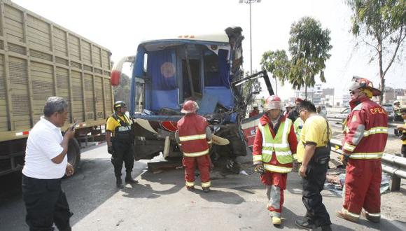 Choque frontal de dos buses en Arequipa deja dos muertos y más de 39 heridos. (Imagen referencial/Archivo)