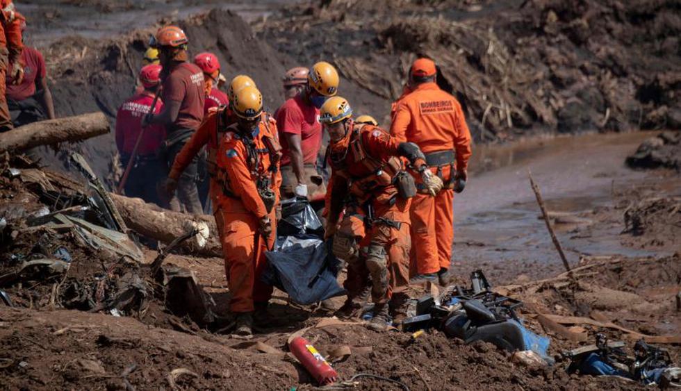 El 25 de enero último, una represa se desmoronó y dejó 165 muertos y 160 desaparecidos, sepultados por un tsunami de barro con residuos mineros. (Foto: AFP)