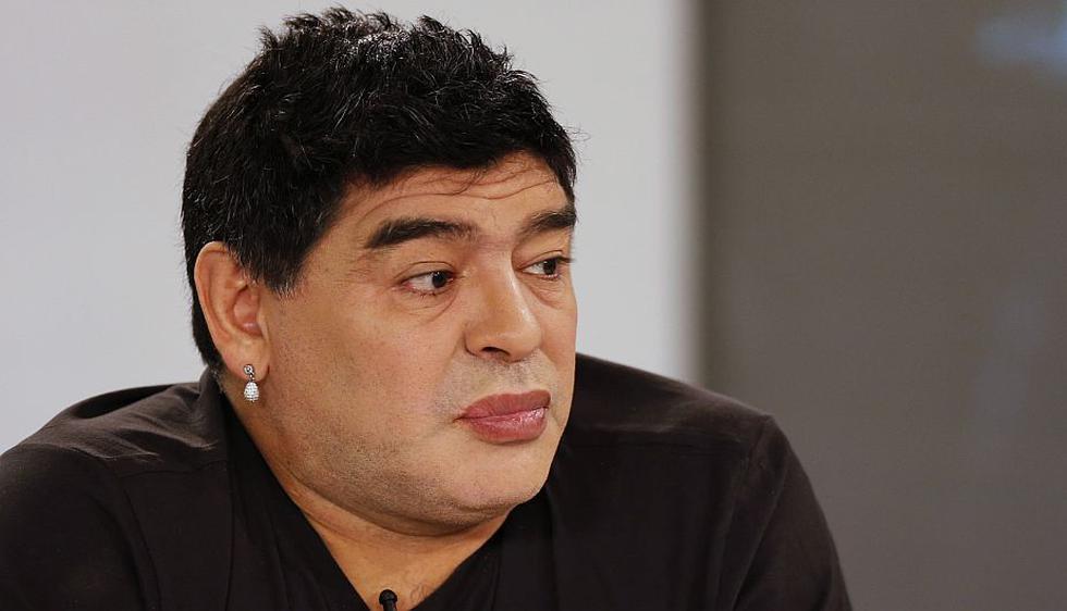 Diego Maradona es el nuevo blanco de burlas en las redes sociales por sus labios rojos. (Reuters)