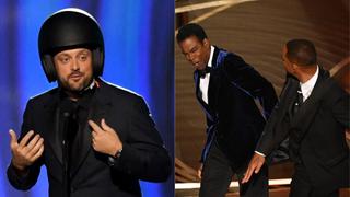 Grammy 2022: Comediante se presentó con un casco “por su seguridad” 