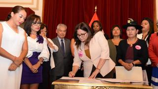 Ministerio de la Mujer y el Congreso suscriben acuerdo contra violencia hacia la mujer