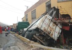 Camión cisterna se estrella contra vivienda en Tacna