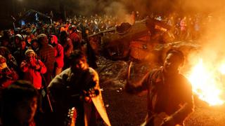 Chile: Isla de Chiloé arde en protestas por marea roja que castiga pesca y turismo [Fotos y Videos]