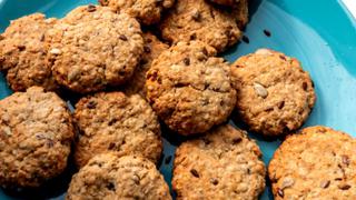 Aprende a preparar galletas de avena y nuez con estos pasos sencillos