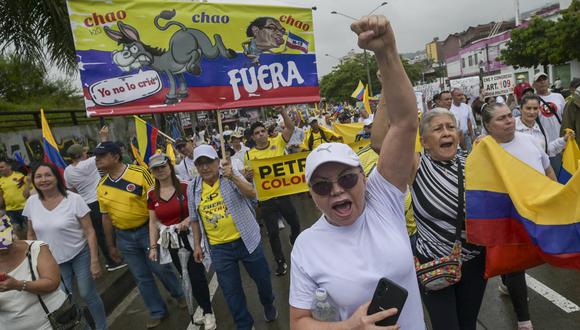 Colombianos protestan en varias ciudades del país. (Foto: JOAQUIN SARMIENTO / AFP)