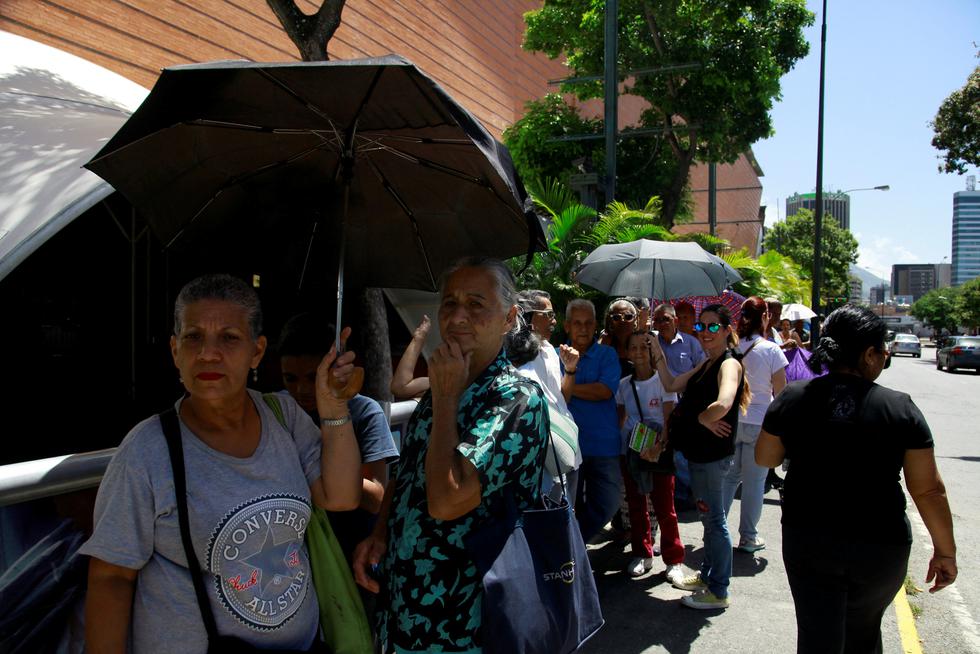 FOTOS | Los pensionados esperan recibir 30 dólares mensuales tras las reformas económicas de Nicolás Maduro. (Foto: Reuters)