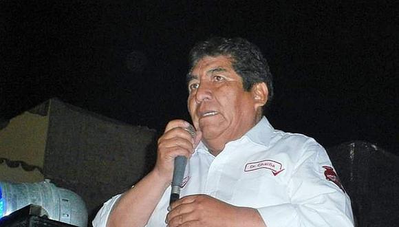 El parlamentario Hipólito Chaiña (Unión por el Perú) fue intervenido por la Policía cuando participaba de una reunión social en pleno estado de emergencia.