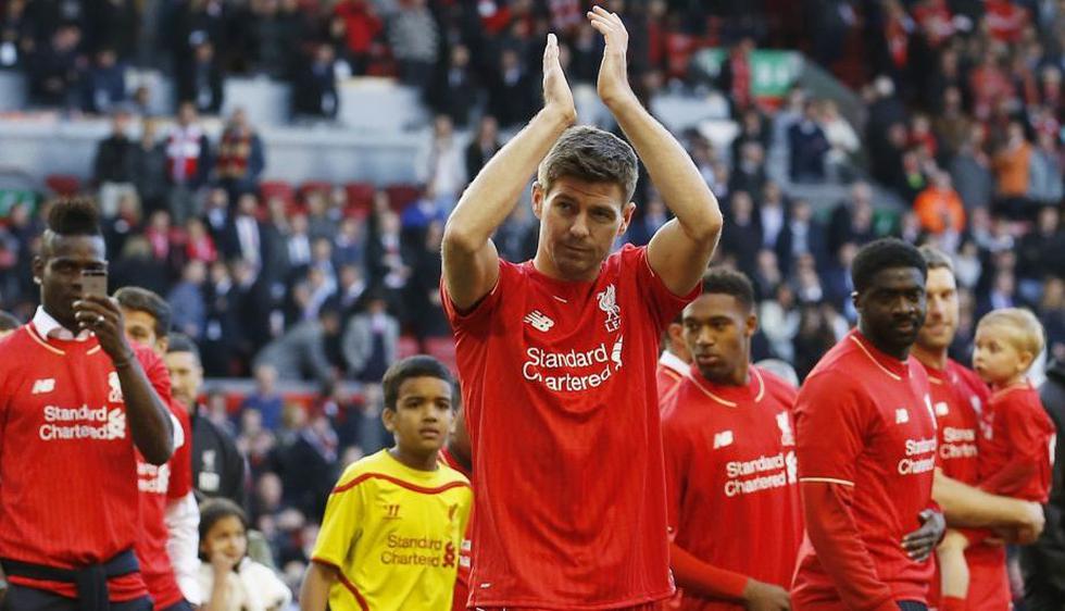 Todo el estadio de Liverpool despidió a Steven Gerrard. (Reuters)