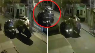 El Agustino: Camioneta pasa por encima de taxi y se da a la fuga
