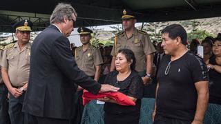 Policía caído en el Vraem fue sepultado con honores en Lima