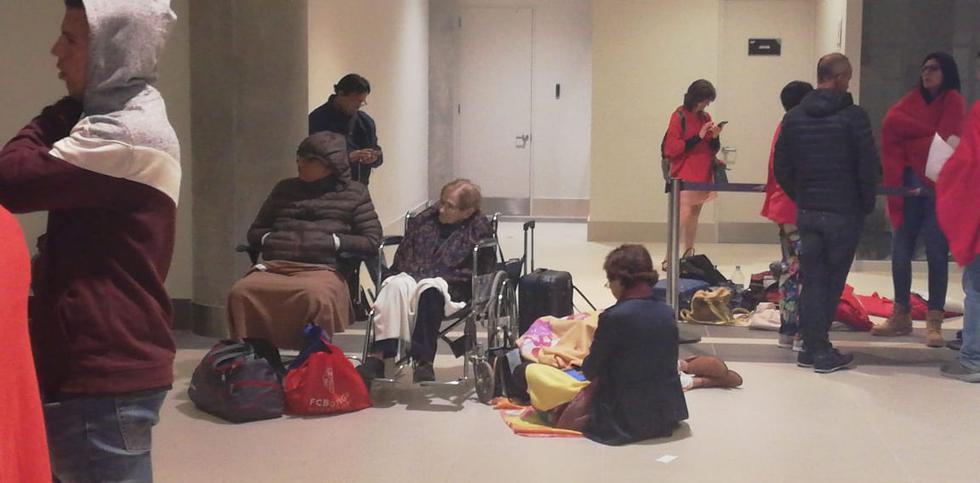Pasajeros pasaron la noche en aeropuerto de Pisco. (Lorena
