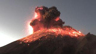 Reportan impresionante explosión del volcán Popocatépetl en México  [VIDEOS]
