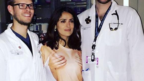Instagram: Salma Hayek fue trasladada a un hospital con esta inapropiada playera. (salmahayek)