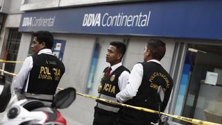 Ladrones armados causan pánico al robar un banco en Breña [FOTOS y VIDEO]