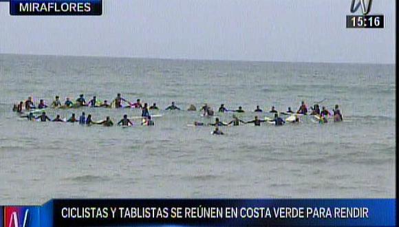 Decenas de tablistas realizaron homenaje póstumo a ciclista atropellado en la Costa Verde. (Canal N)