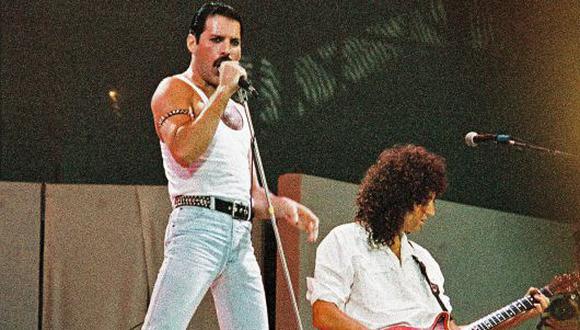 Freddie Mercury y Brian May, el 13 de julio de 1985 en el estadio Wembley. (Getty)