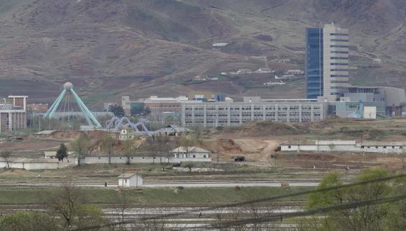 El complejo industrial de Kaesong en Corea del Norte desde la aldea de la libertad de Taesungdong dentro de la zona desmilitarizada durante un recorrido de prensa en Paju, Corea del Sur. (Foto: AP)