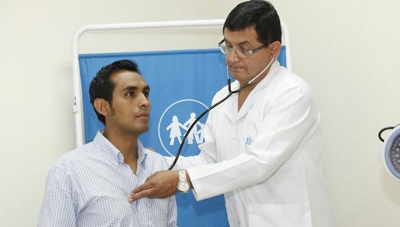 Los pacientes que son referidos de provincias migrarán con todos sus exámenes al hospital donde recibirán atención. (Foto: Andina)