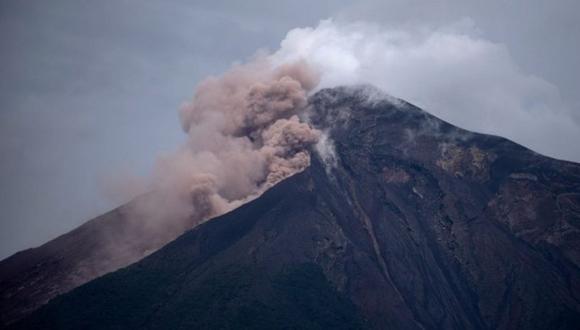 El Volcán de Fuego es uno de los tres volcanes más activos de los 32 que tiene el país centroamericano. (Foto: EFE)