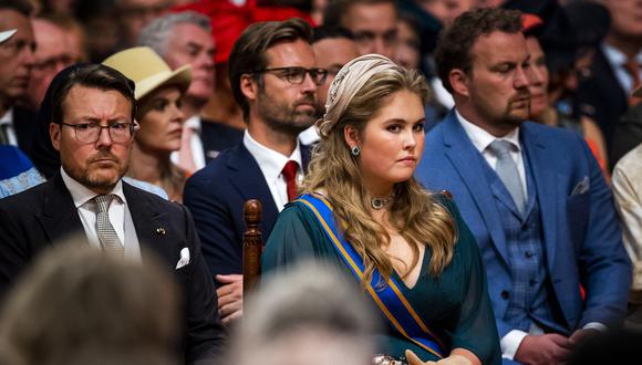 La princesa Amalia debía compartir residencia con otros estudiantes en Ámsterdam, como muchas jóvenes de su edad, en vez de eso, vive atrincherada en el palacio real en La Haya. (Foto: Remko de Waal / ANP / AFP)
