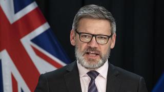 Nueva Zelanda: destituyen a ministro por tener relación “inapropiada” a su cargo