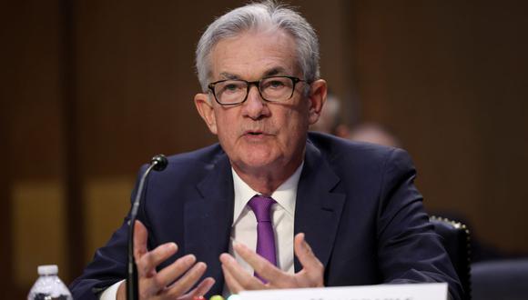 Fed seguirá adelante con sus planes de subir las tasas de interés este mes para tratar de controlar la alta inflación. (Foto: Reuters)