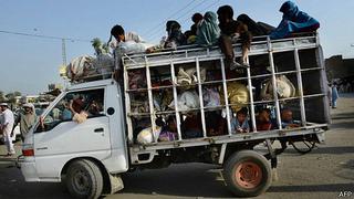 Pakistán: Más de 300.000 civiles huyen tras semana de combates