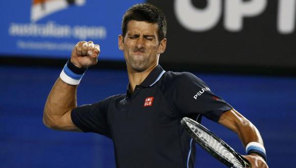 Novak Djokovic sigue a paso firme en el Abierto de Australia. (Reuters)