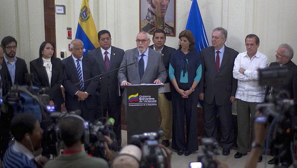 Venezuela: Gobierno y oposición avanzan en difícil diálogo de paz. (AP)