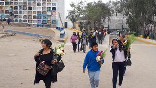 VMT: Miles visitan cementerio de Nueva Esperanza a pocos días del Día de Todos los Santos