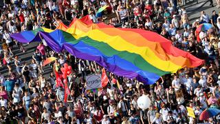 Parlamento de Hungría prohíbe hablar de homosexualidad en las escuelas