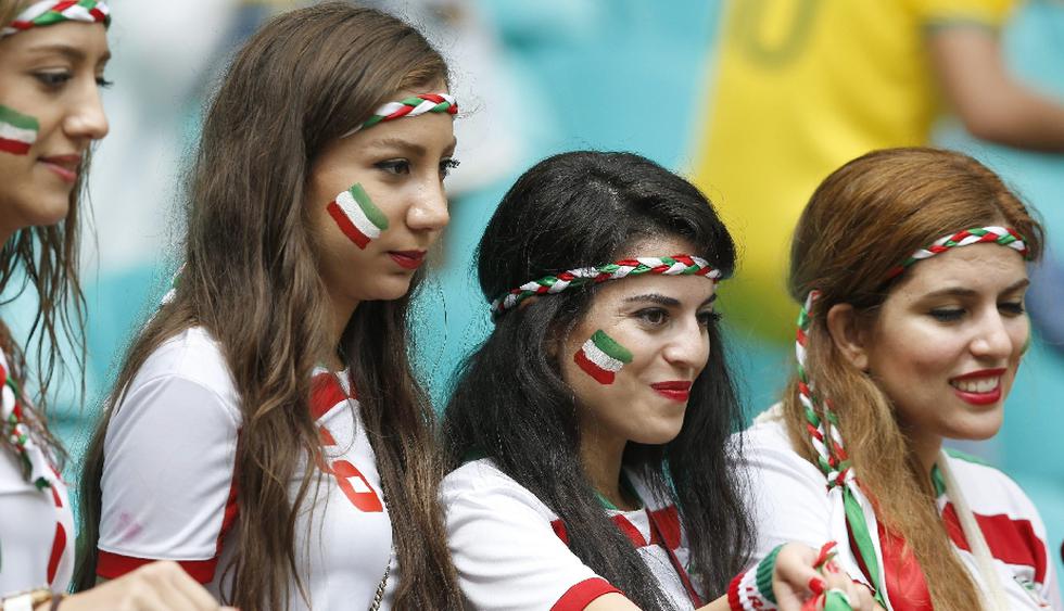Bellezas iraníes abarrotaron los sitios del estadio Fonte Nova.(EFE)