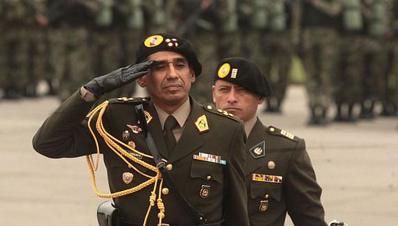 Víctor Ripalda durante la ceremonia en que asumió la jefatura del Ejército. (USI)