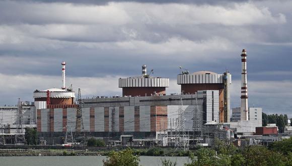 Una fotografía tomada el 20 de septiembre de 2022 muestra la planta nuclear de Pivdennoukrainsk, en medio de la invasión rusa de Ucrania. (Foto de Genya SAVILOV / AFP)