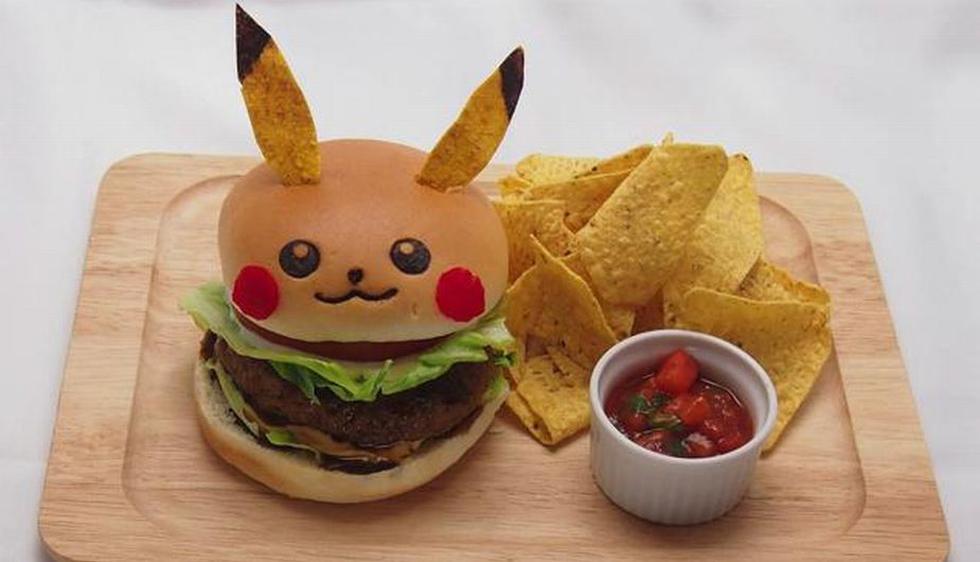 En Cafe Pikachu se venden hamburguesas con la cara del conocido personaje de Pokemon. (kotaku.com)