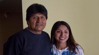 Polémica en Bolivia porque la hija de Evo Morales se vacunó antes de tiempo