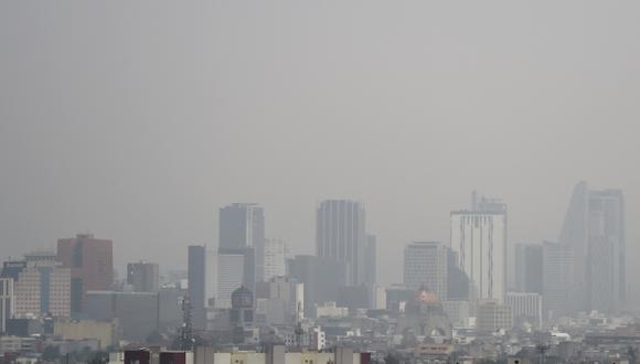 La ciudad de México tiene poca visibilidad debido a la contaminación del aire. (Foto: AFP)