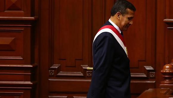 Solo y aisaldo. Así está Ollanta Humala, a merced de la oposición. (Rafael Cornejo)