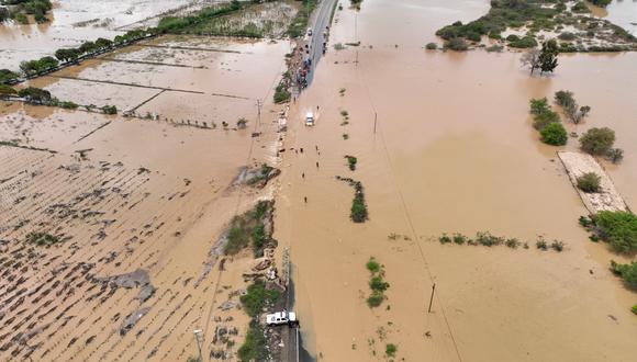 Intensidad. El desborde del río La Leche dejó incomunicadas varias zonas de la región Lambayeque.