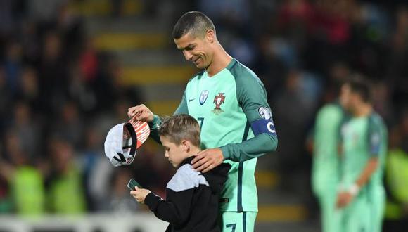 Cristiano Ronaldo fue determinante para la reciente victoria 3-0 de Portugal sobre Letonia, por las Eliminatorias Rusia 2018. (AFP)