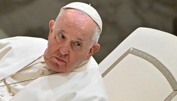 El Papa Francisco se manifiesta sobre la renuncia de los papas. (Foto: Alberto PIZZOLI / AFP)