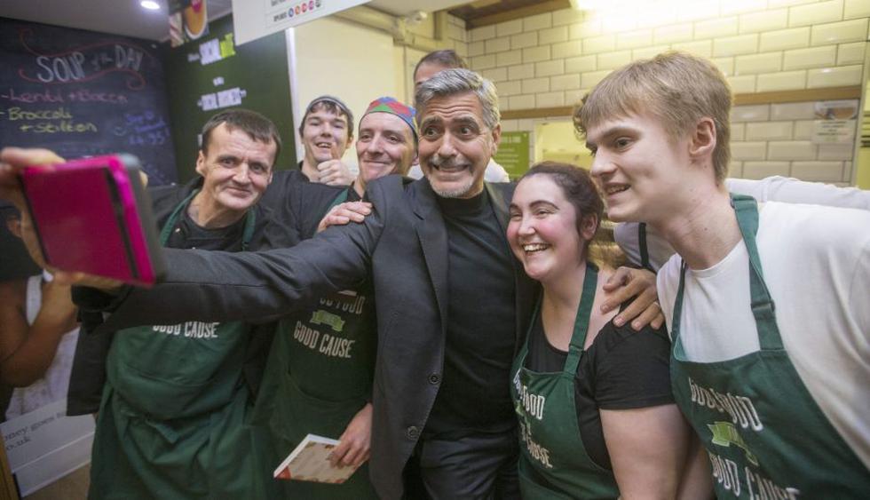 George Clooney la pasó muy bien en este café. (EFE)