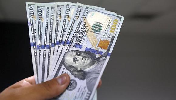 Bancos locales compraban dólares como precaución ante el ruido político luego que el presidente Vizcarra planteó la cuestión del confianza al Congreso. (Foto: El Comercio)<br>