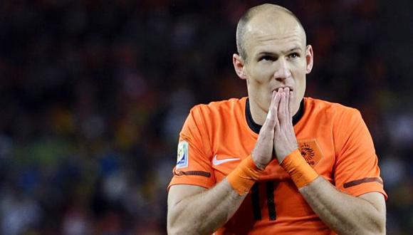 El delantero holandés quiere sacarse el clavo en la Euro 2012. (Reuters)