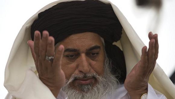 Khadim Hussain Rizvi, el líder detenido del partido Tehreek-e-Labbaik en Pakistán. (Foto: AP)